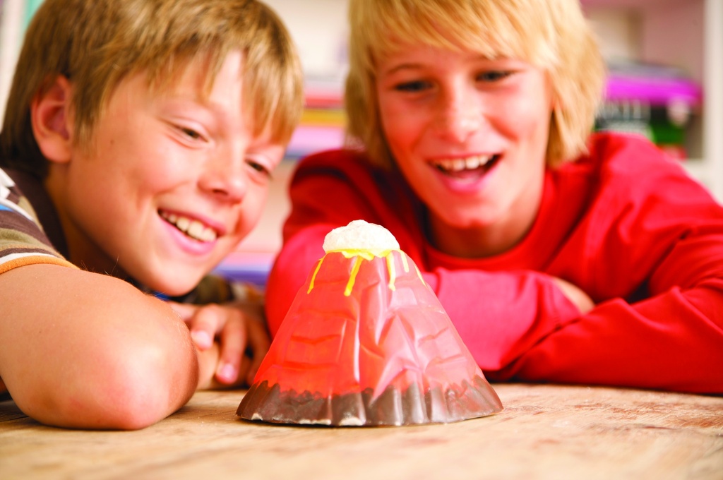 4M Kidz Labs / Volcano Making Kit 00-03230